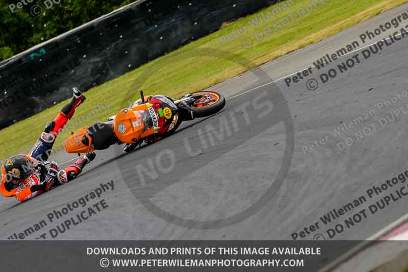 cadwell no limits trackday;cadwell park;cadwell park photographs;cadwell trackday photographs;enduro digital images;event digital images;eventdigitalimages;no limits trackdays;peter wileman photography;racing digital images;trackday digital images;trackday photos